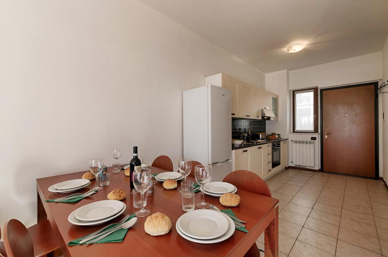 2-Bedroom Lakeview Apartment At The Lake Acquaseria Esterno foto