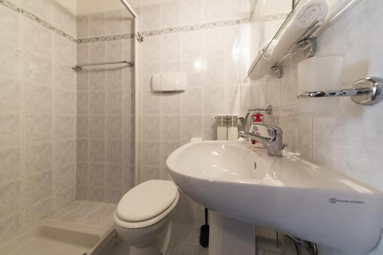 2-Bedroom Lakeview Apartment At The Lake Acquaseria Esterno foto