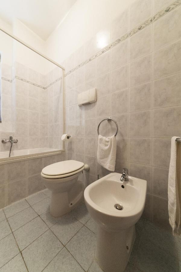 2-Bedroom Lakeview Apartment At The Lake Acquaseria Esterno foto